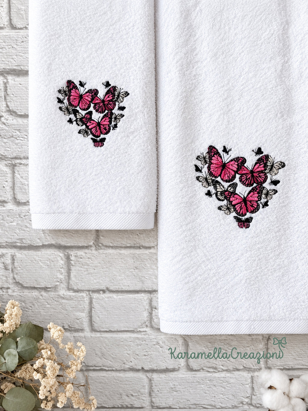 Set asciugamani ricamati “Cuore di farfalle” – Pezzo unico